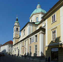 Der barocken Dom St. Nikolaus in Ljubljana