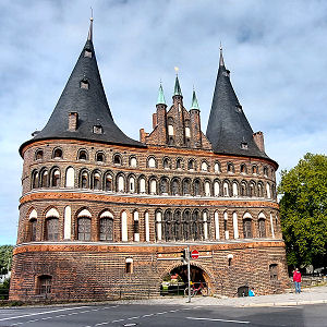 Holstentor in Lübeck von Osten