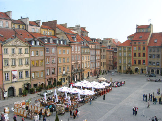 Die H�user und Fassaden wurden nach Gem�lden von Canaletto rekonstruiert 